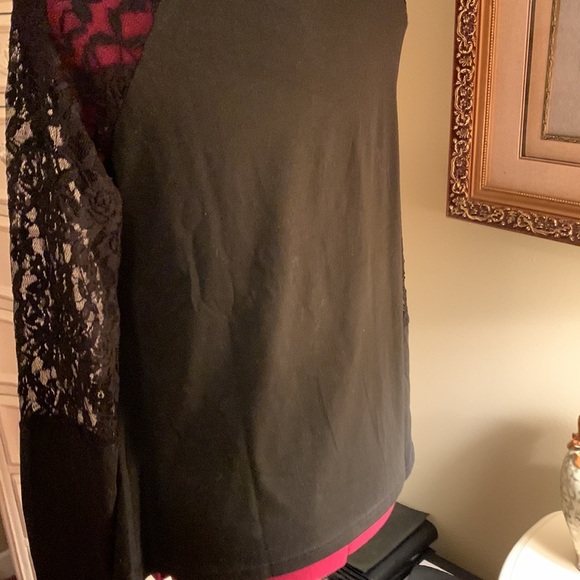 Nora Cora v neck top with 3/4 zipper front detail. - Picture 5 of 10